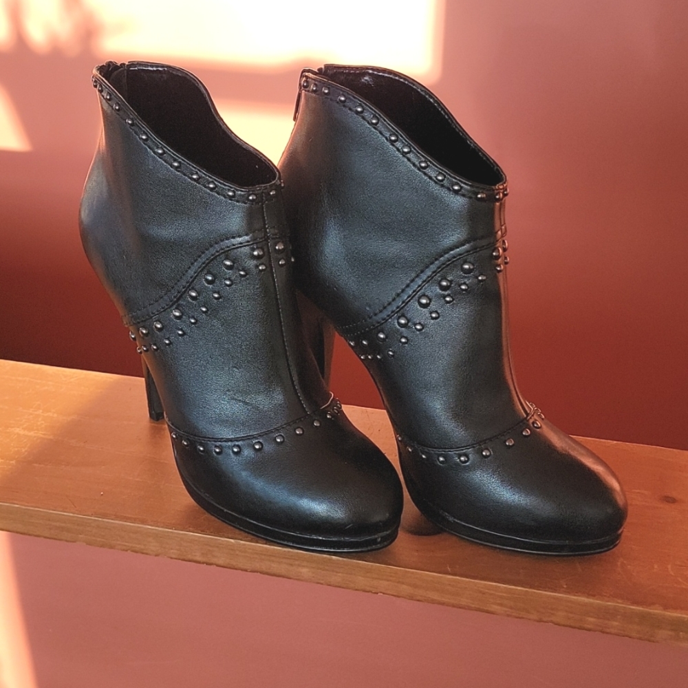 Charlotte Russe Black Bootie - Picture 2 of 7